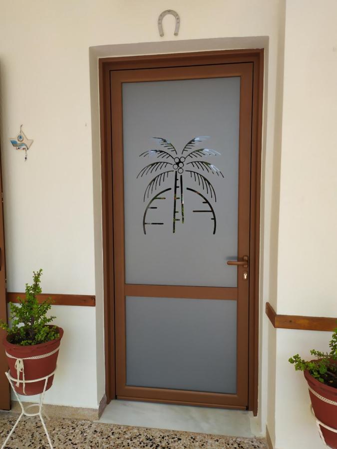 Finikas Rooms Agia Marina  外观 照片