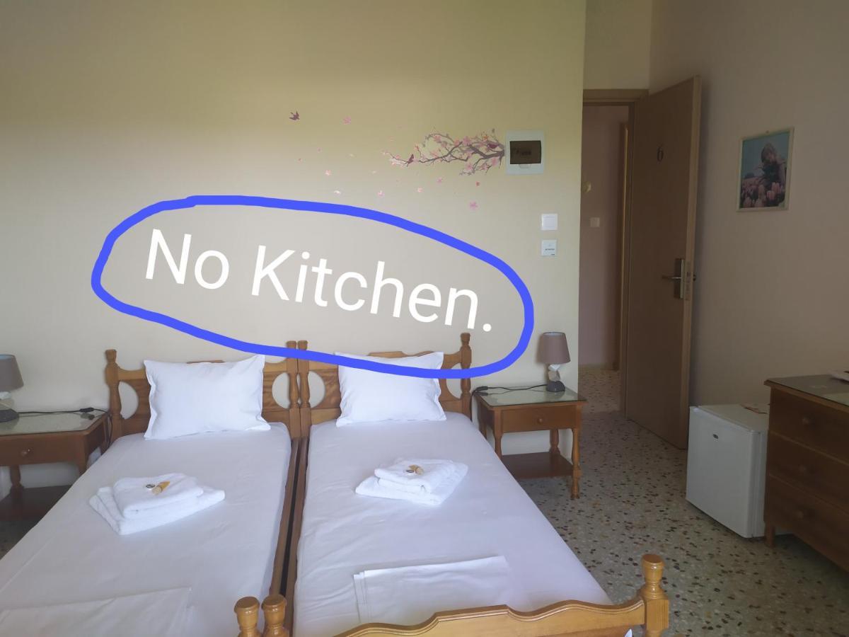 Finikas Rooms Agia Marina  客房 照片