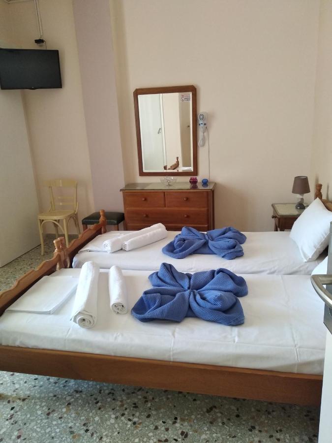 Finikas Rooms Agia Marina  外观 照片