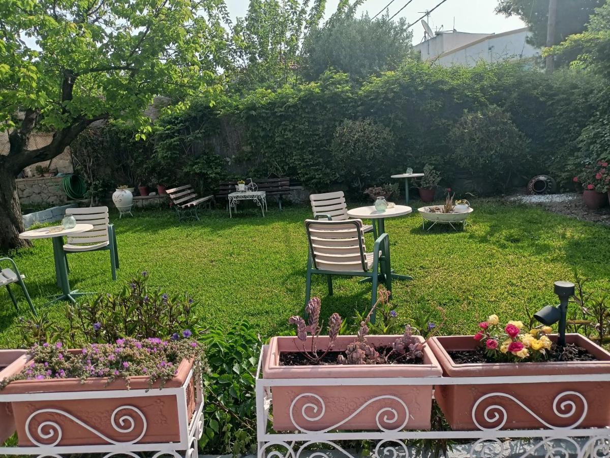 Finikas Rooms Agia Marina  外观 照片