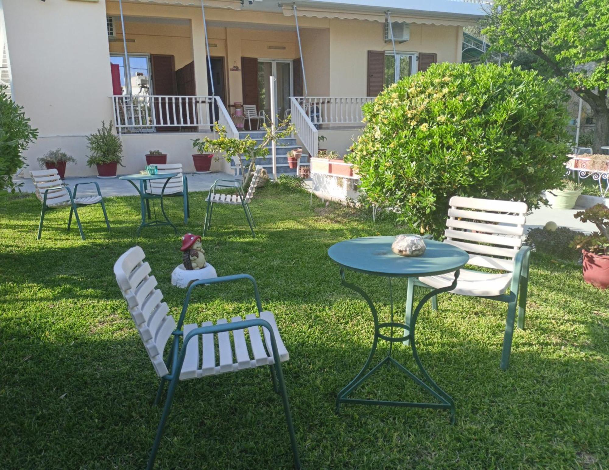 Finikas Rooms Agia Marina  外观 照片
