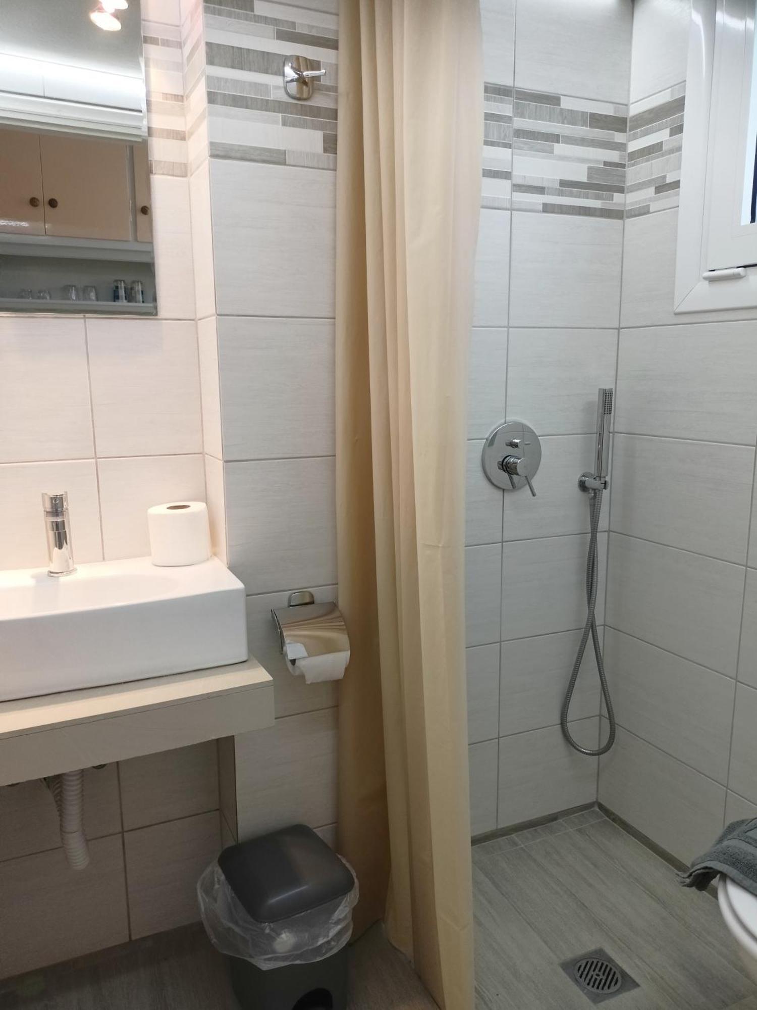 Finikas Rooms Agia Marina  客房 照片