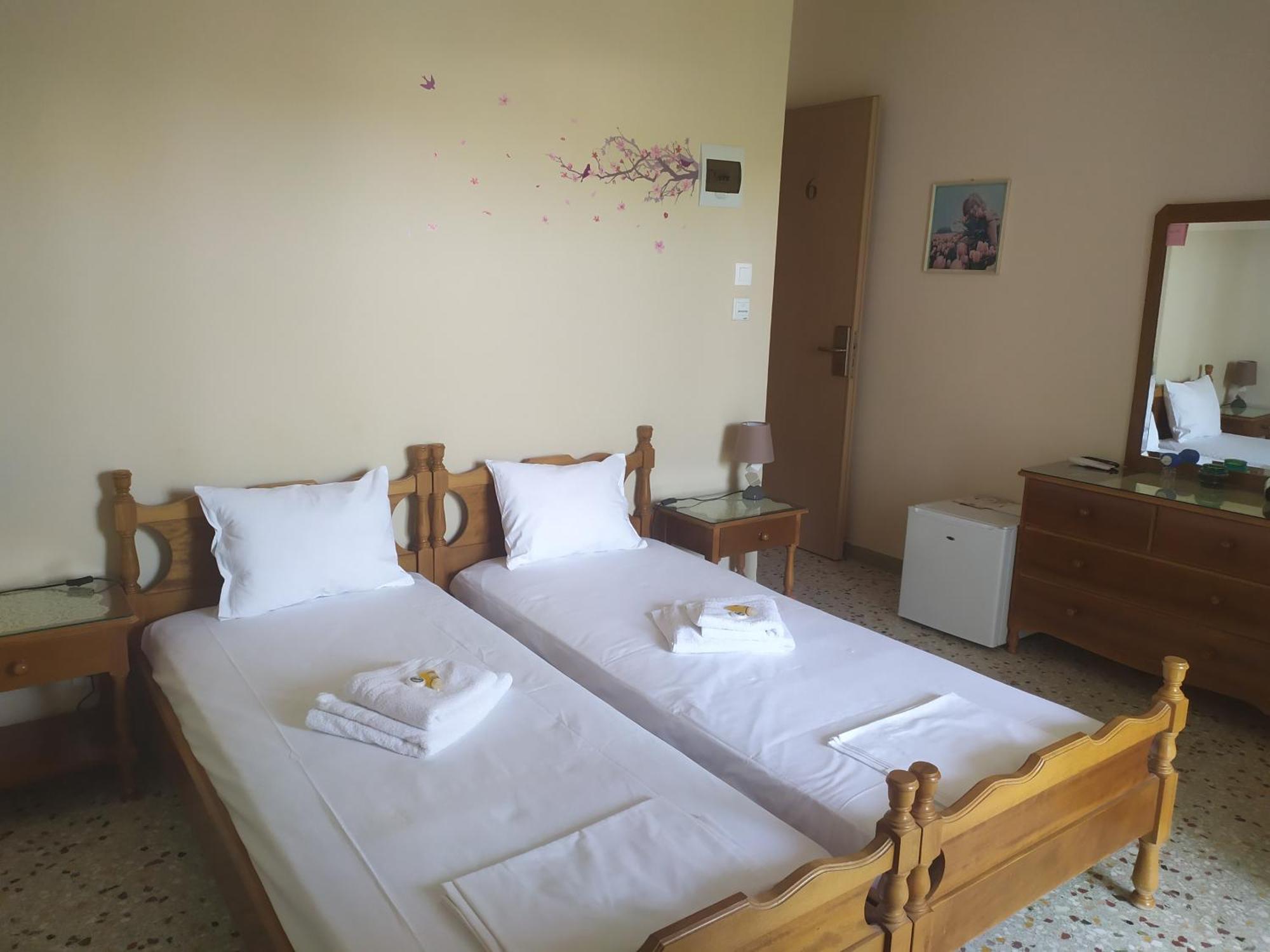 Finikas Rooms Agia Marina  客房 照片