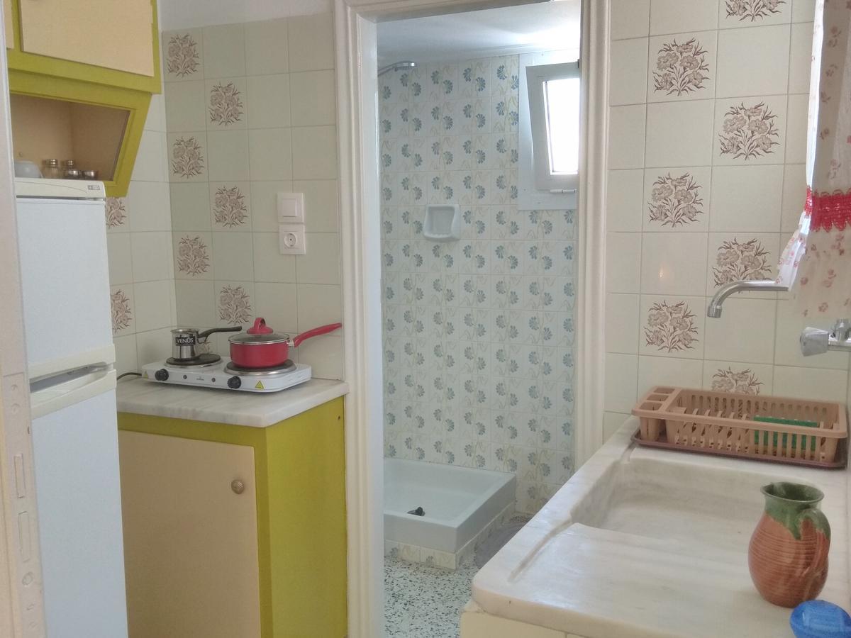 Finikas Rooms Agia Marina  外观 照片