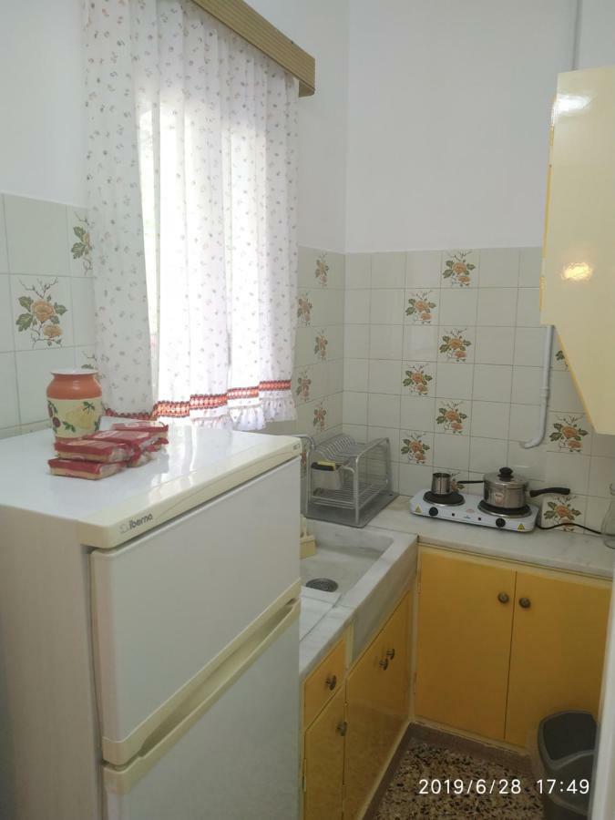 Finikas Rooms Agia Marina  外观 照片
